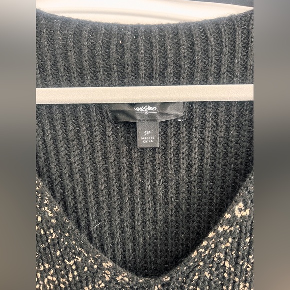 Mossimo - Black and Foil Knit V-Neck Sweater - Size S - Picture 3 of 3